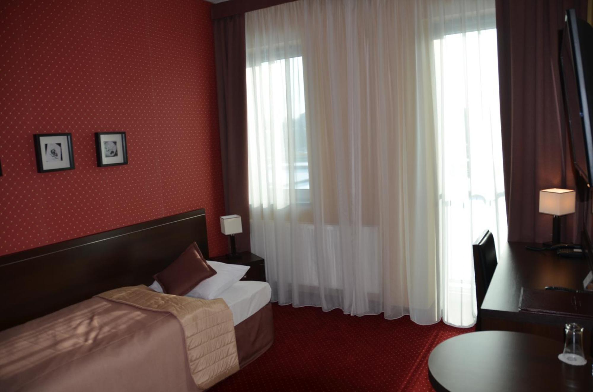 Hotel Pik Mikolow Room photo