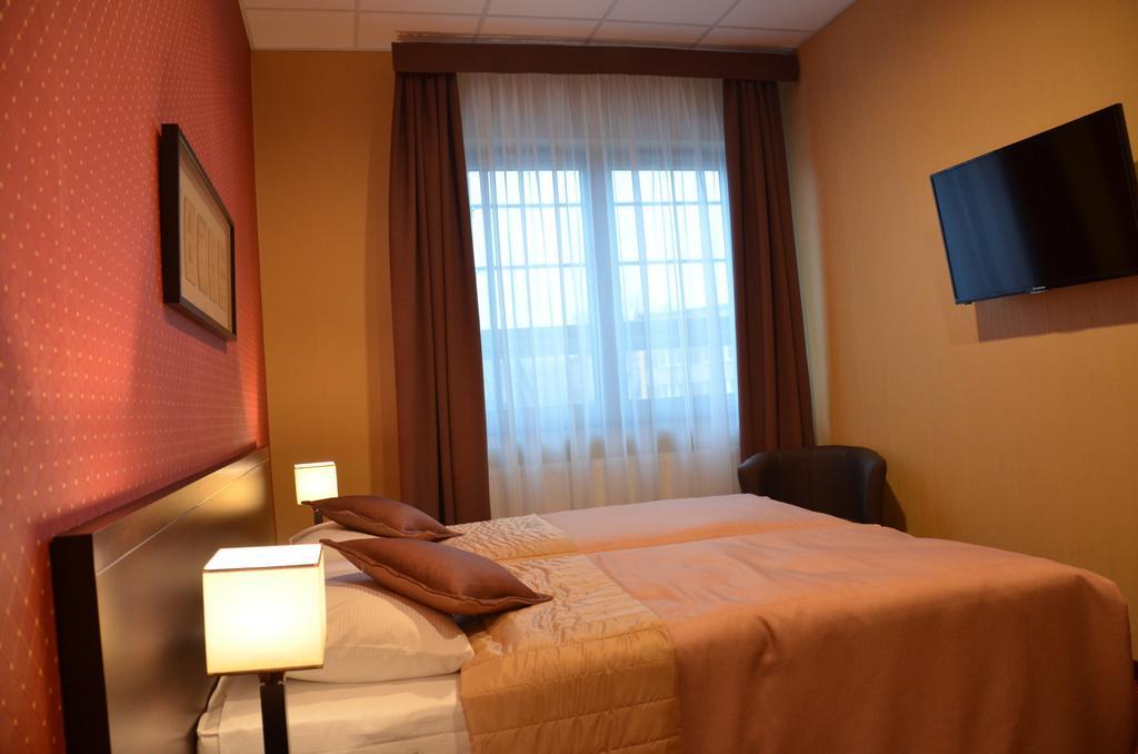 Hotel Pik Mikolow Room photo